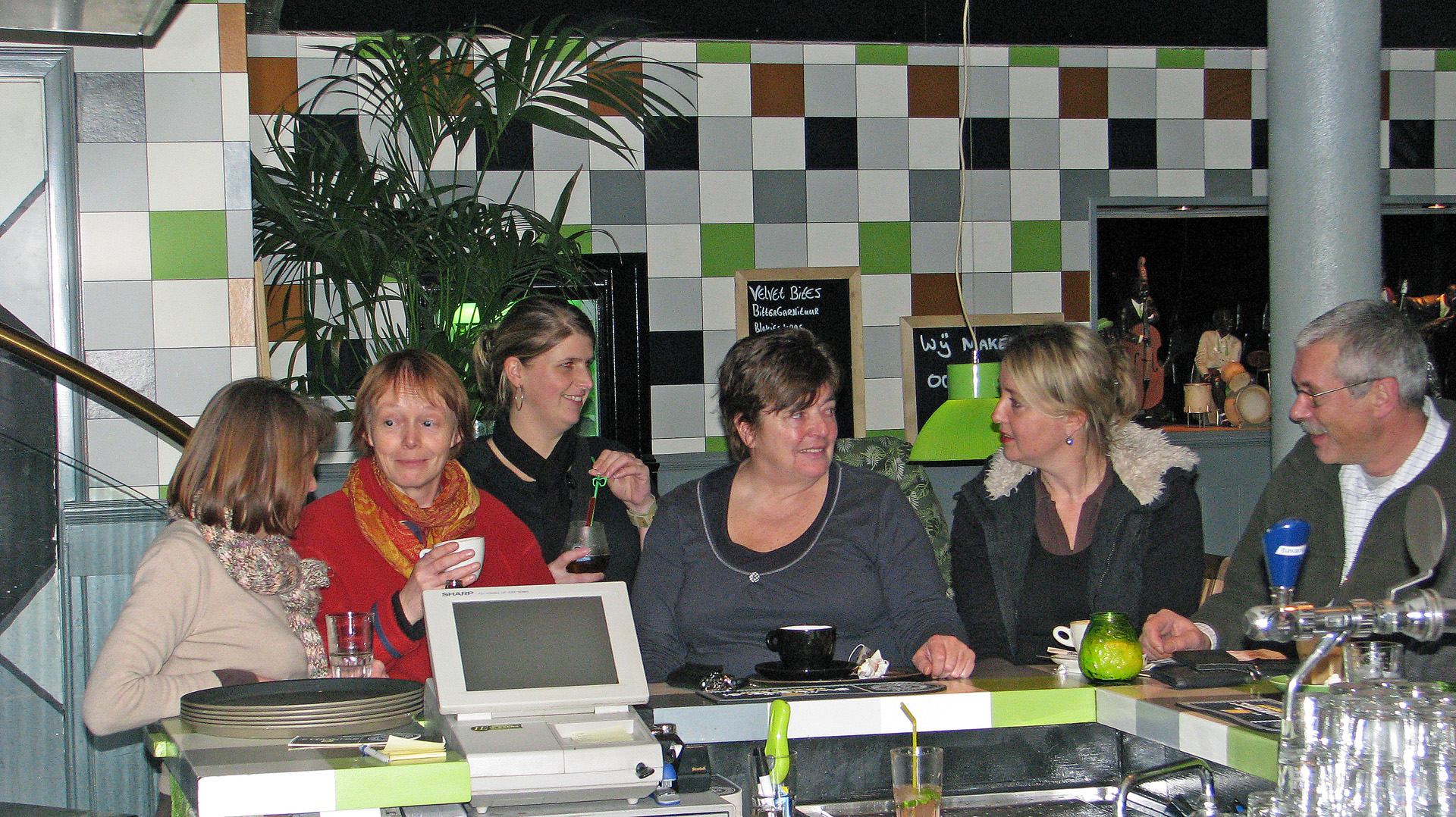 Veel plezier tussen de repetities door aan de bar