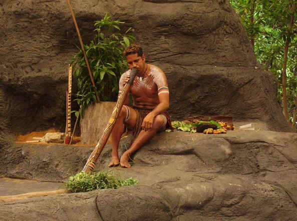 Aboriginal didgeridoo speler